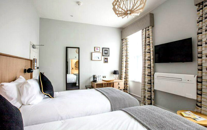 Twin room at Wishing Well Inn London