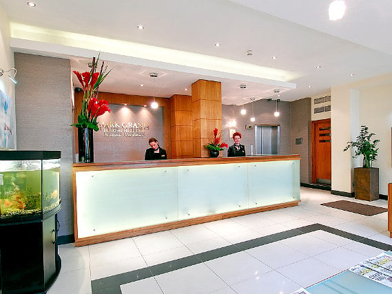 You will be sure to have a wonderful stay at the Shaftesbury Premier London Hyde Park Hotel