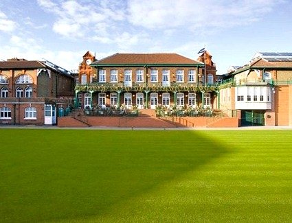 Zarezerwuj hotel w pobliżu Queens Club