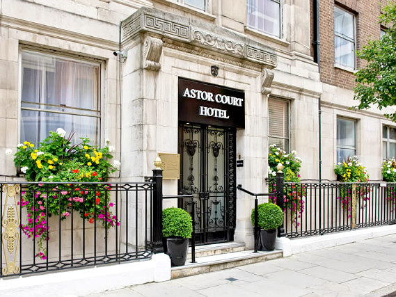The entrance area at the Astor Court Hotel