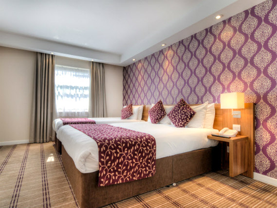 Triple rooms at City Continental London Kensington are the ideal choice for groups of friends or families